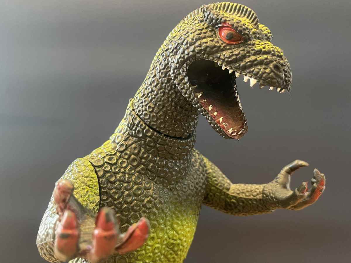 “You spin me right ’round, baby”: an extra articulated ‘lunar-crater skin’ bootleg of the Dor Mei&nbsp;Godzilla